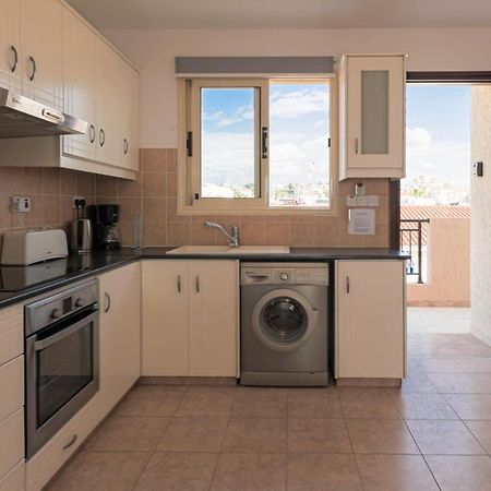 Royal Seacrest Crown-Jewel, 2B, Pools, Sea, Center Apartment Paphos Luaran gambar